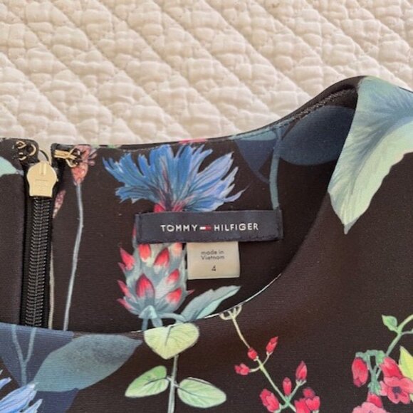 Tommy Hilfiger sleeveless floral dress - Picture 3 of 5